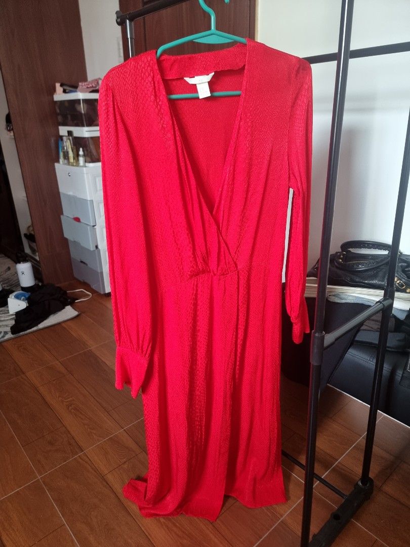 Auth H M red wrap dress Medium Women s Fashion Dresses Sets Dresses on Carousell