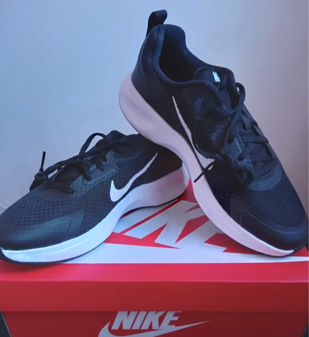 nike everyday wear shoes