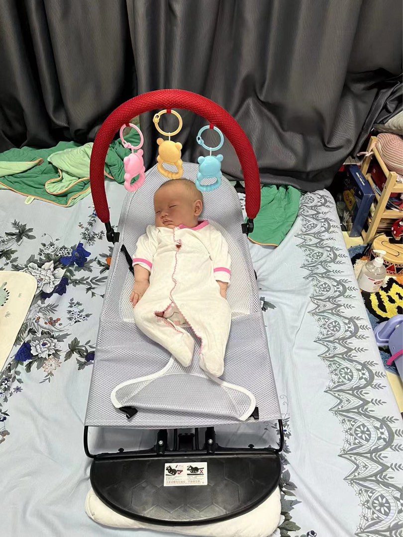 Mesh clearance baby rocker