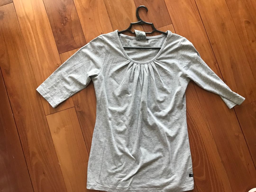 BAYO Gray Quarter Length Sleeved Top (Category: Longsleeves) located in Taguig. Submitted by jia.l (Listing ID 1274463396, Image 3). Description: BAYO Gray Quarter Length Sleeved Top Php 300 Size: M A branded BAYO gray uarter length sleeved top with a delicate scooped neck for a more elegant flair..
