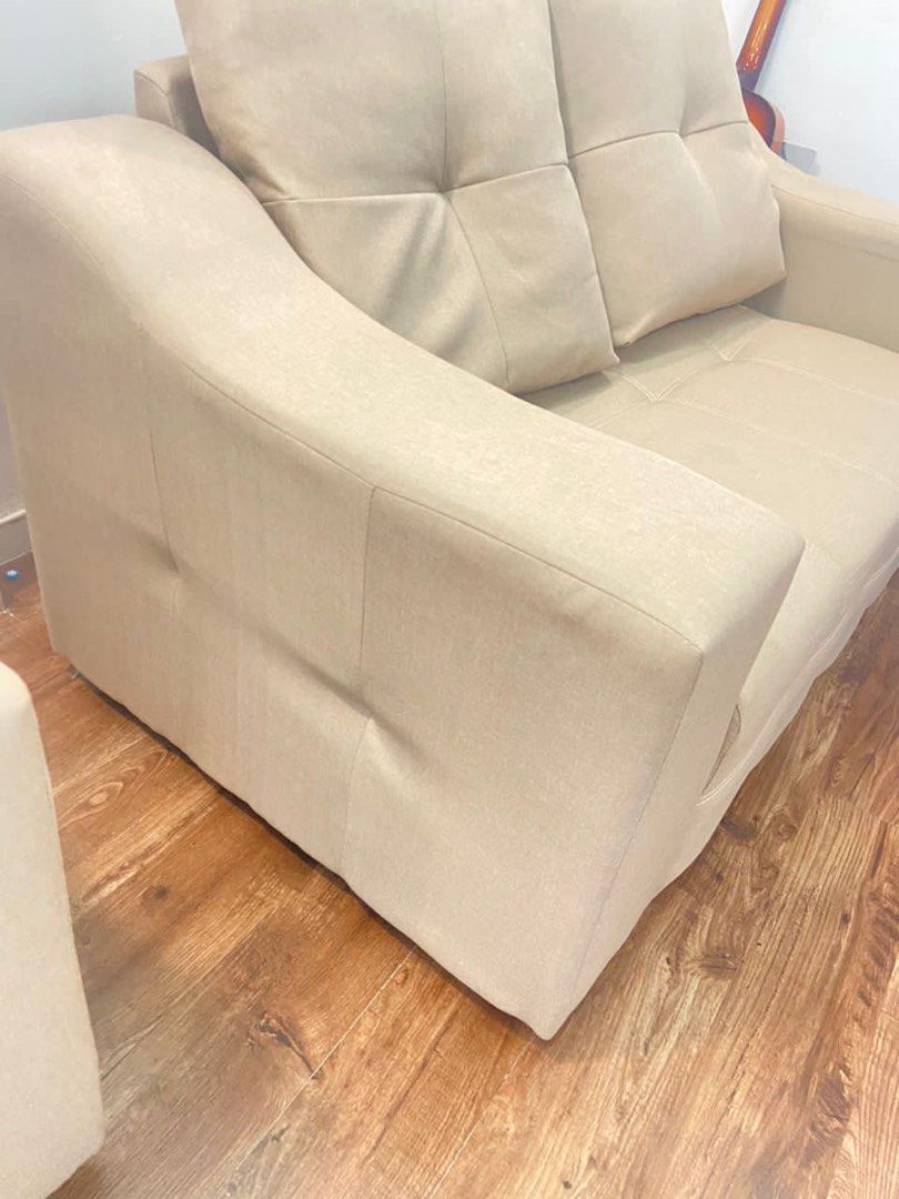 Alma sofa dfs deals