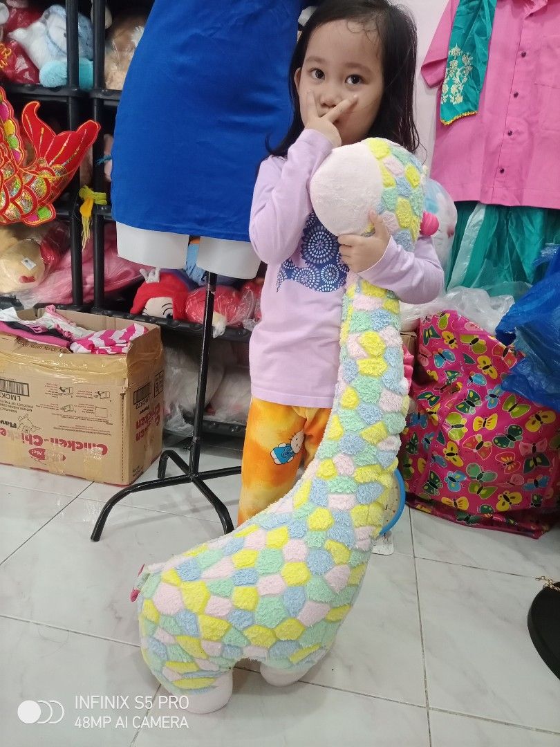 BIG GIRAFFE 32 INCHES HOTDOG PILLOW, Hobbies & Toys, Toys & Games on