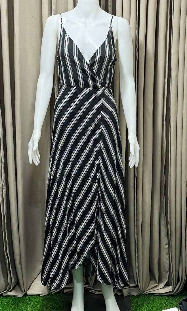 Sportsgirl shop wrap dress