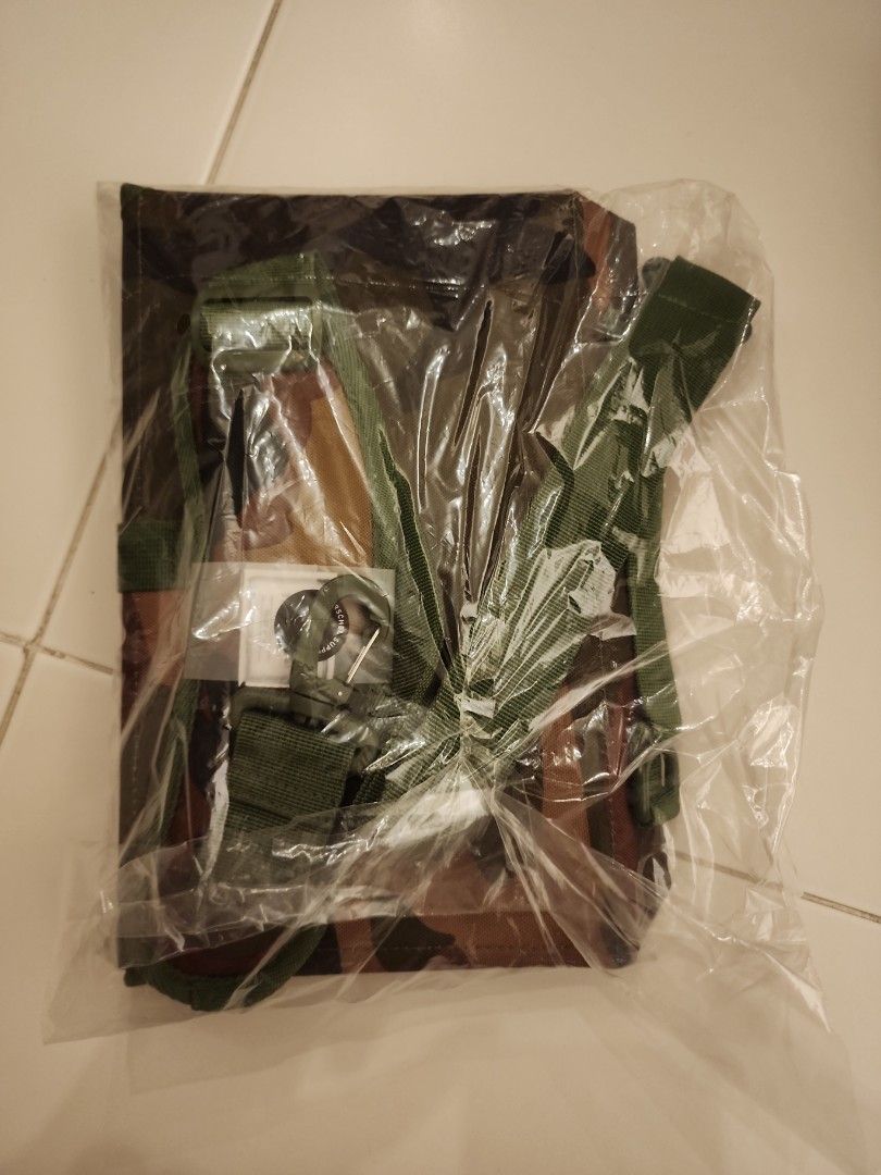 Herschel diaper bag camo discount