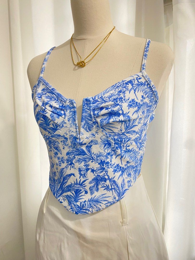 Bustier Wired Top (Category: Sleeveless) located in Quezon City. Submitted by dlm03 (Listing ID 1274464608, Image 2). Description: .