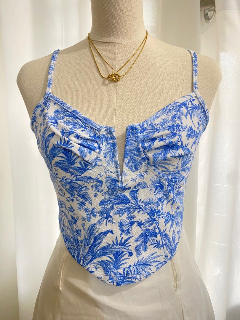 Bustier Wired Top (Category: Sleeveless) located in Quezon City. Submitted by dlm03 (Listing ID 1274464608, Image 1). Description: .