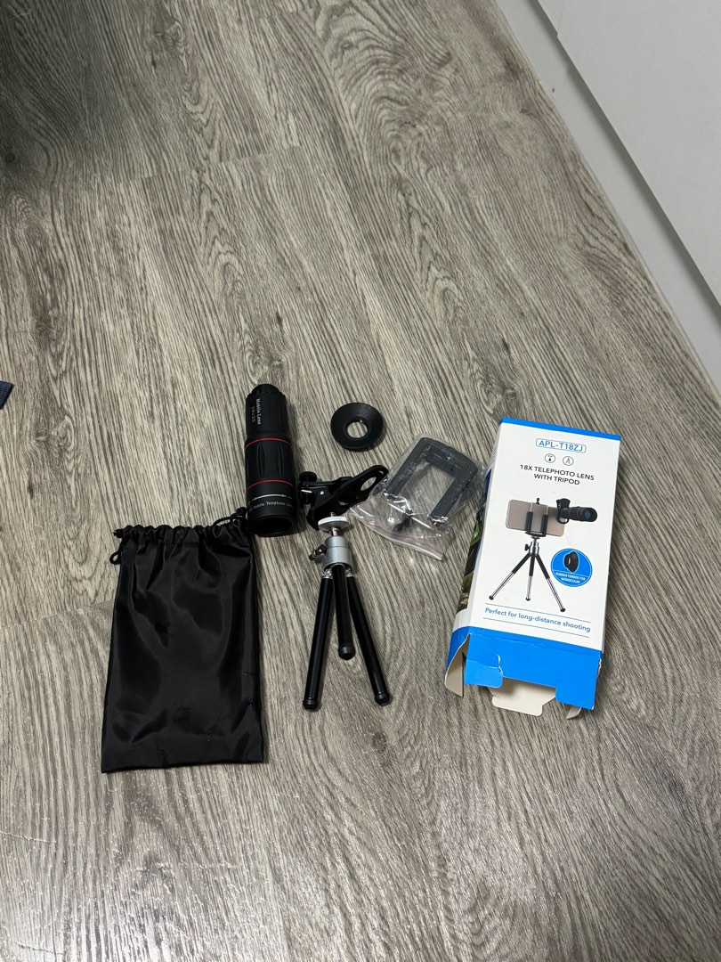 Camera lens (18x zoom) with tripod, Photography, Photography