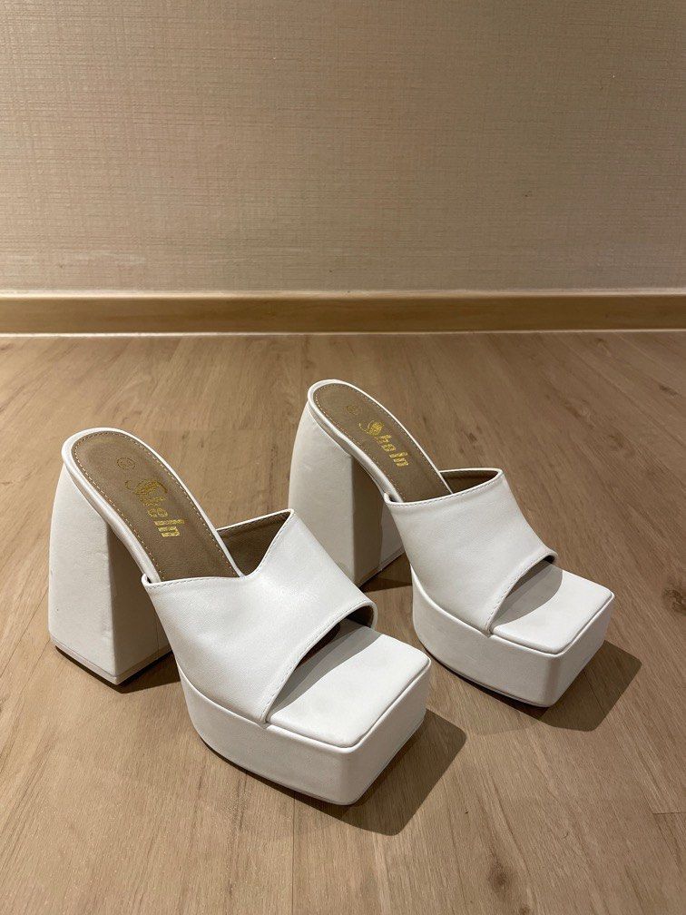 White open sales toe chunky heels