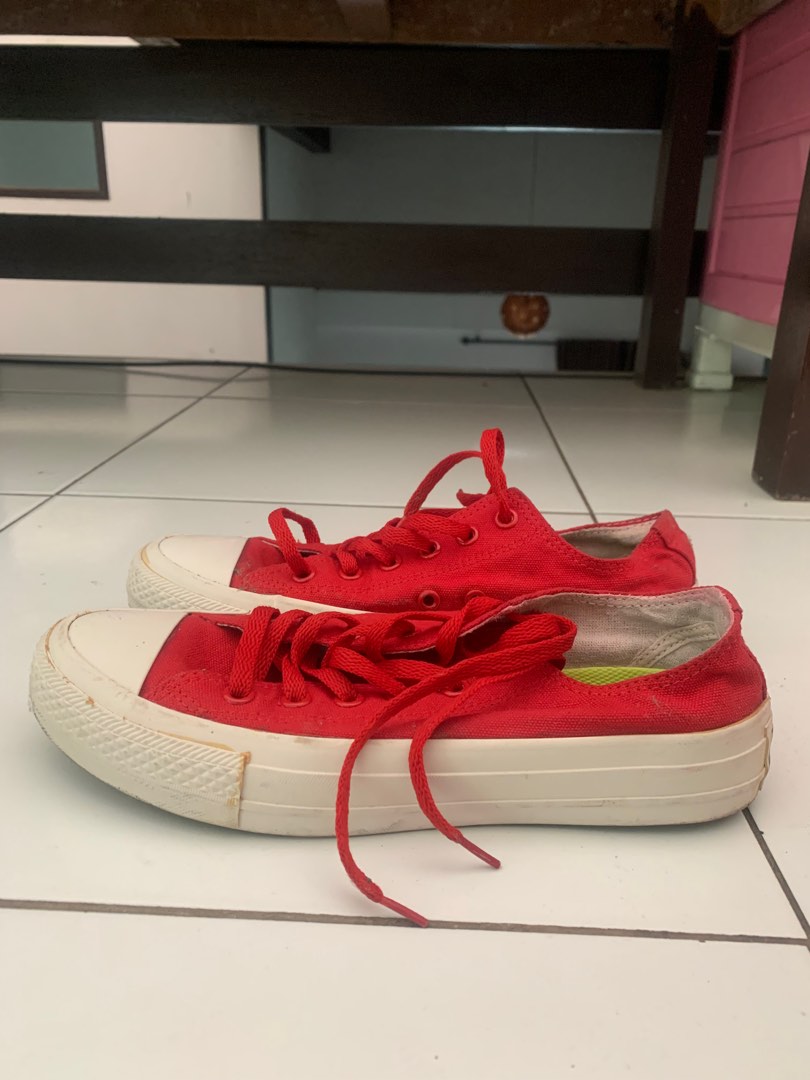converse all star merah Fesyen Wanita Sepatu di Carousell