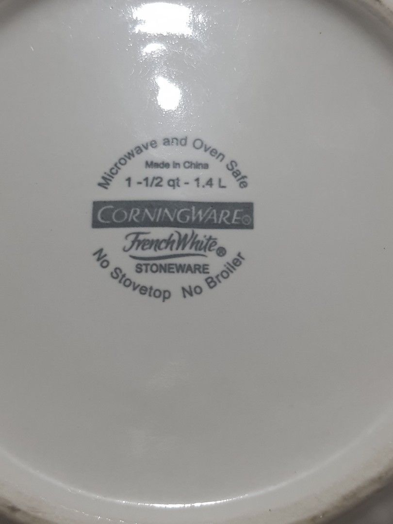 Corningware French white (Category: Other Kitchenware & Tableware) located in Quezon City. Submitted by jenserr (Listing ID 1274410229, Image 3). Description: 1.4L - 2pcs -500pesos each 2.3L - 1pc - 700pesos each Can be sold separately Location: Lightforce Congressional.