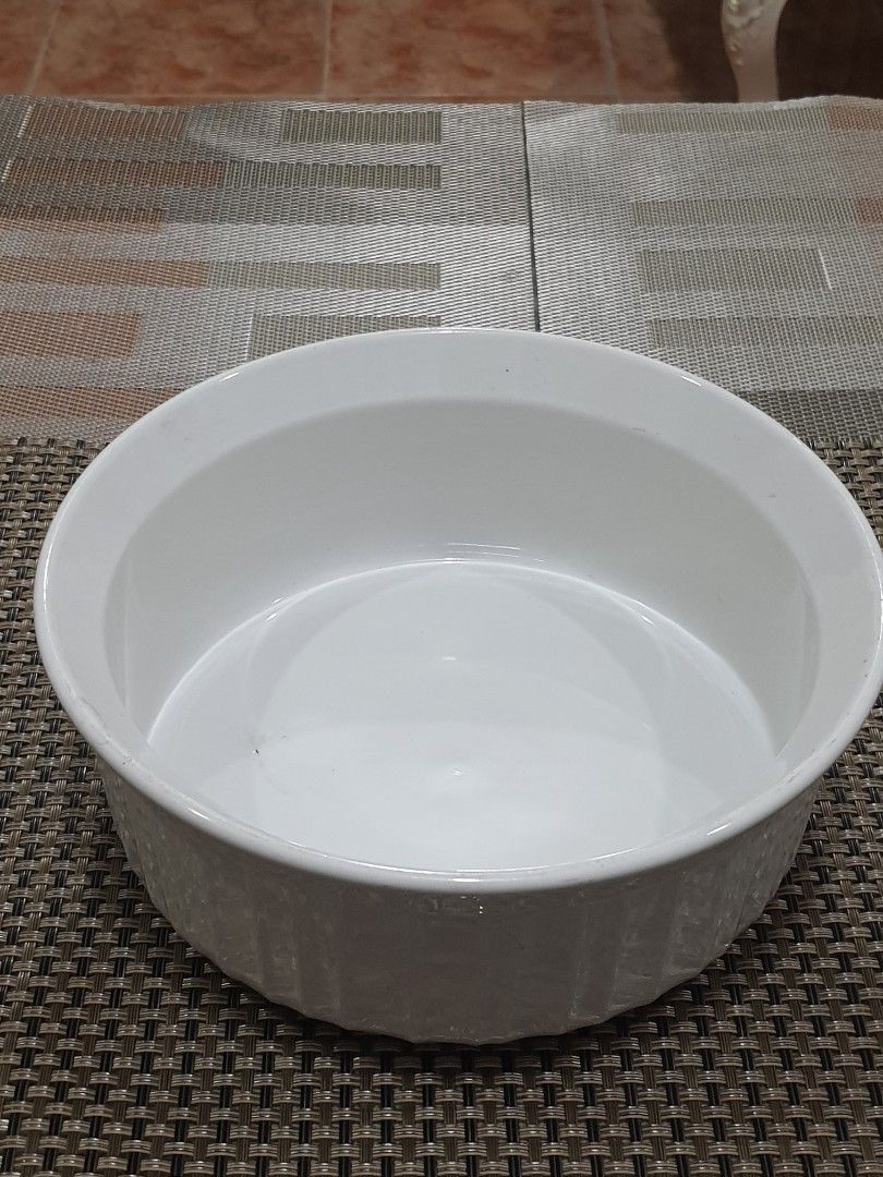 Corningware French white (Category: Other Kitchenware & Tableware) located in Quezon City. Submitted by jenserr (Listing ID 1274410229, Image 1). Description: 1.4L - 2pcs -500pesos each 2.3L - 1pc - 700pesos each Can be sold separately Location: Lightforce Congressional.
