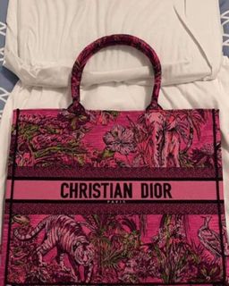 (Category: ) located in . Submitted by Le_Luxe (Listing ID 1274532585, Image 1). Description: .