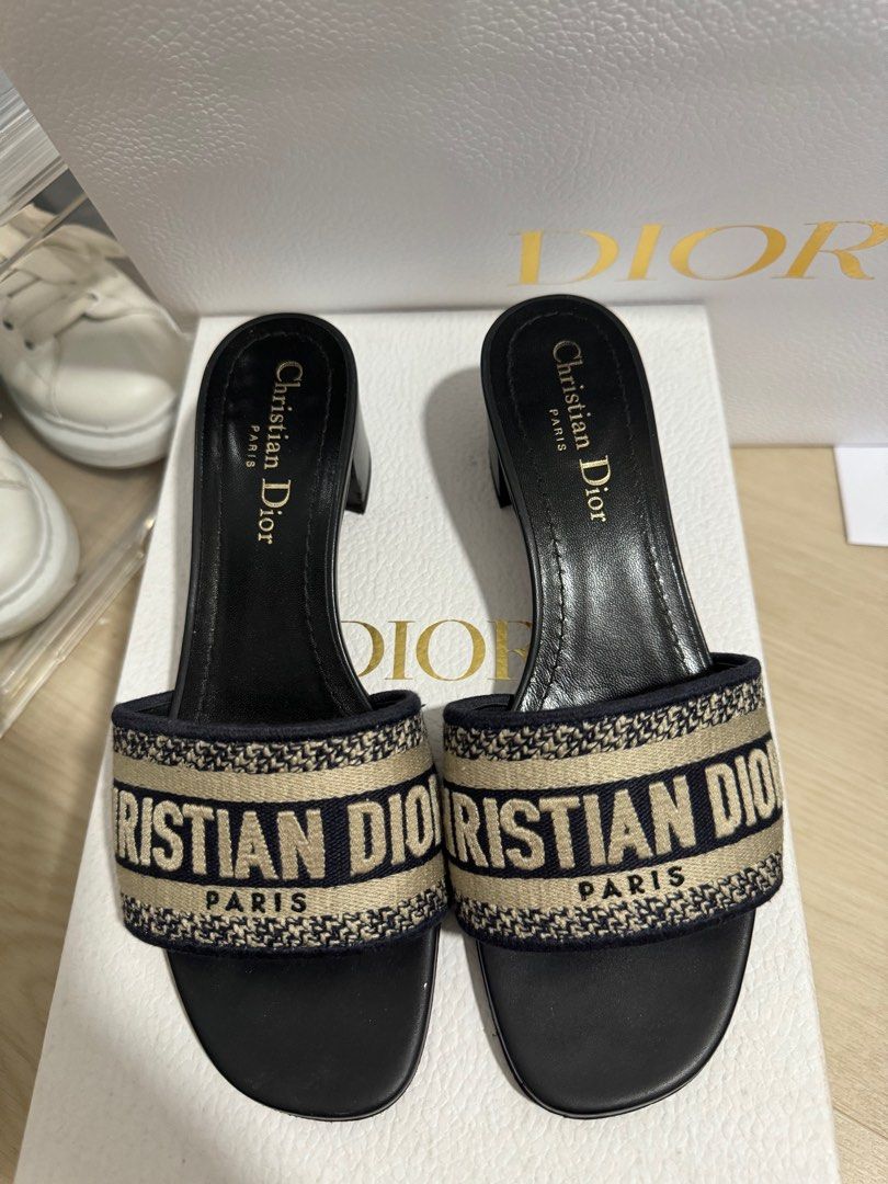 Dway mule sales dior