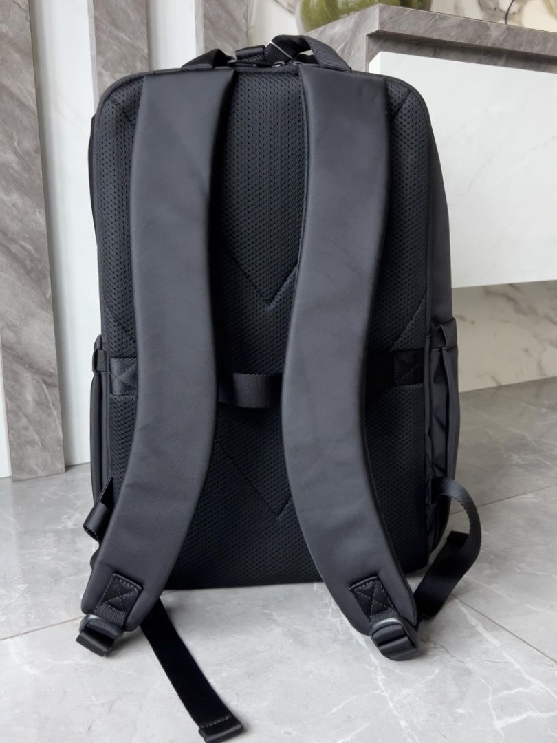 FILA Backpack Men s Fashion Bags Backpacks on Carousell