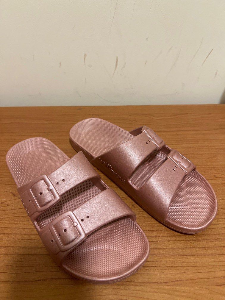 Venus slippers top