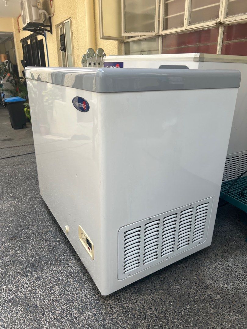 Fujidenzo Glass Top Chest Freezer, TV & Home Appliances, Kitchen Appliances, Refrigerators and