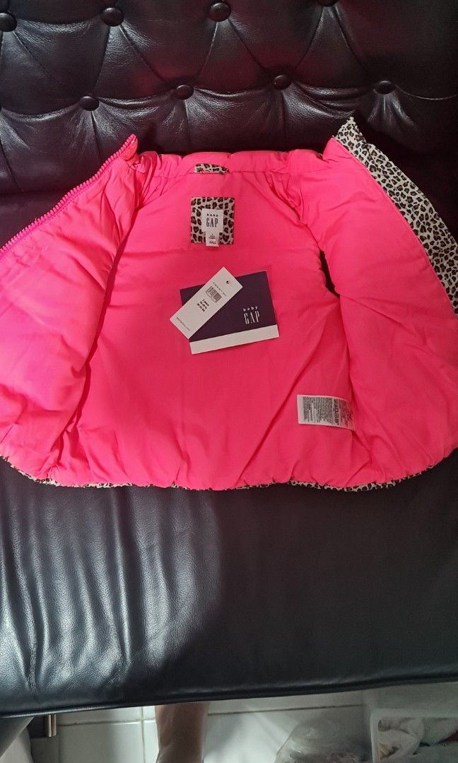Gap Jacket (Category: Babies & Kids Fashion) located in Singapore. Submitted by karineee (Listing ID 1274539942, Image 1). Description: Brand New.