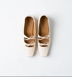 GVN Agnes Mary Janes in Cream Size 7