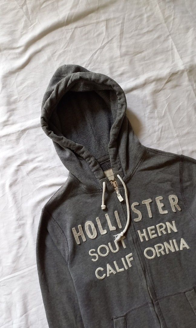 Hollister Hoodie, Men's Fashion, Tops & Sets, Hoodies on Carousell