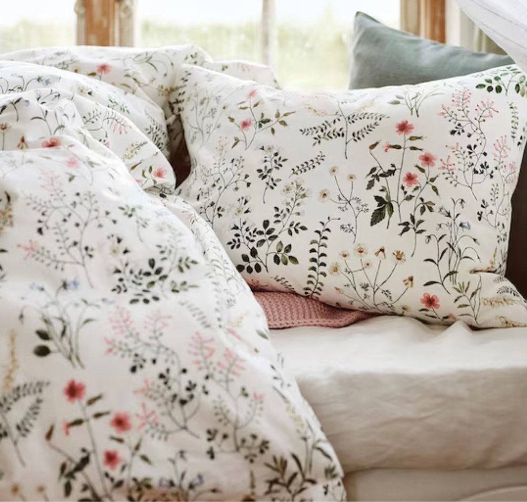 TIMJANSMOTT duvet cover and pillowcase(s), white/floral pattern, King - IKEA
