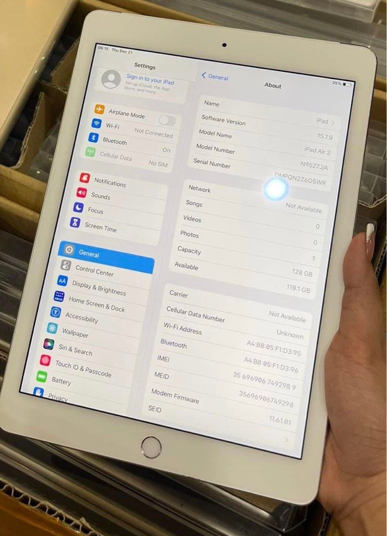 Ipad Air 2 128gb wifi (Category: iPad) located in Manila. Submitted by faye31 (Listing ID 1274438900, Image 1). Description: Sale tayooo!!! Until dec 31 lang ganto price!! 128gb presyong 64gb na!!! Until dec 31 only. iPad air2 128gb-7,499 only Free case pa! Good as brandnew no dents Latest ios 15.7 lahat pwde ma download No issue with warranty Big screen with fingeprint Front and back camera solid Pwede pang office Pwede students and teachers Pwe