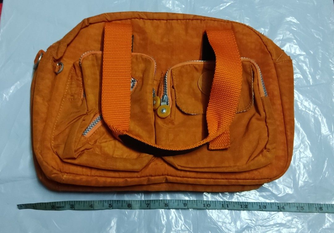 kipling (Category: Bags & Wallets) located in Seberang Jaya. Submitted by azley1277 (Listing ID 1274616032, Image 3). Description: kipling bag masih dalam keadan terbaik seperti baru ukuran seperti dalam gambar jualan seperti di dalam gambar Penang.