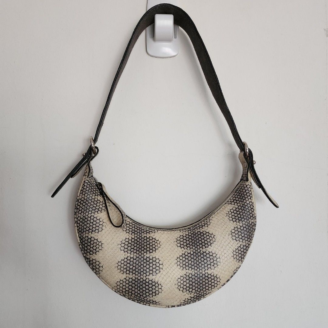 Shell Crescentic Shoulder Bag