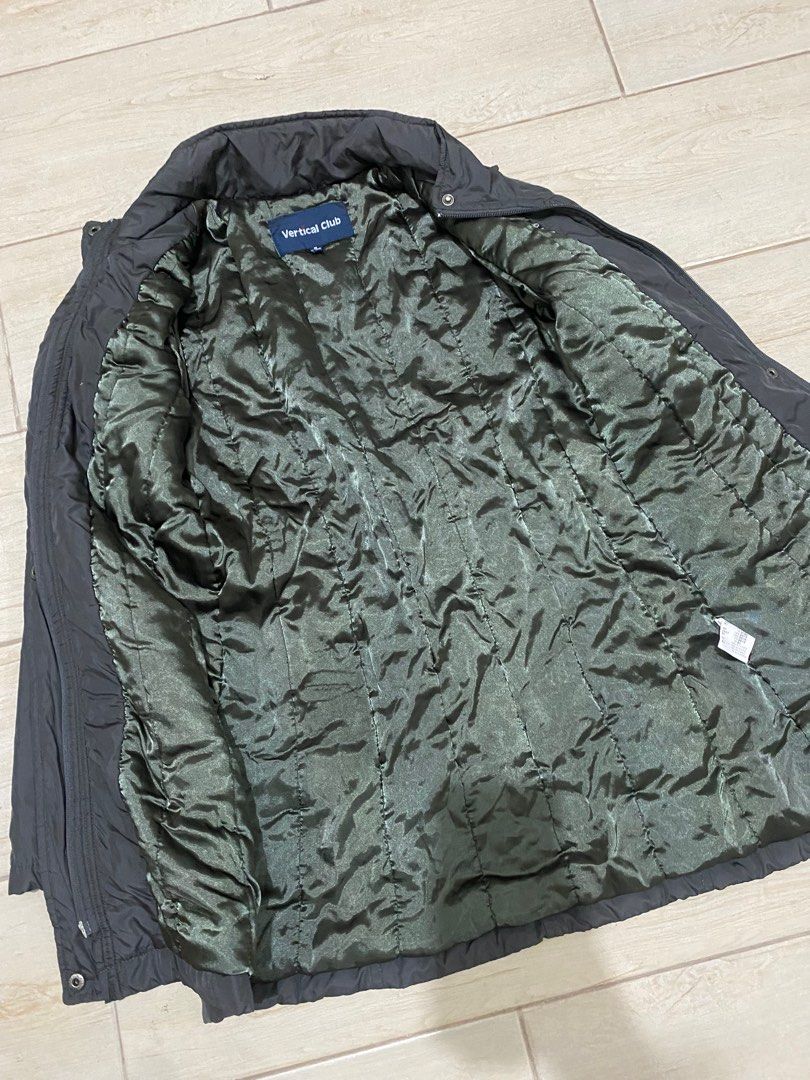 Light jacket (Category: Coats, Jackets and Outerwear) located in Quezon City. Submitted by cbake (Listing ID 1274535153, Image 2). Description: No hoodie anymore.