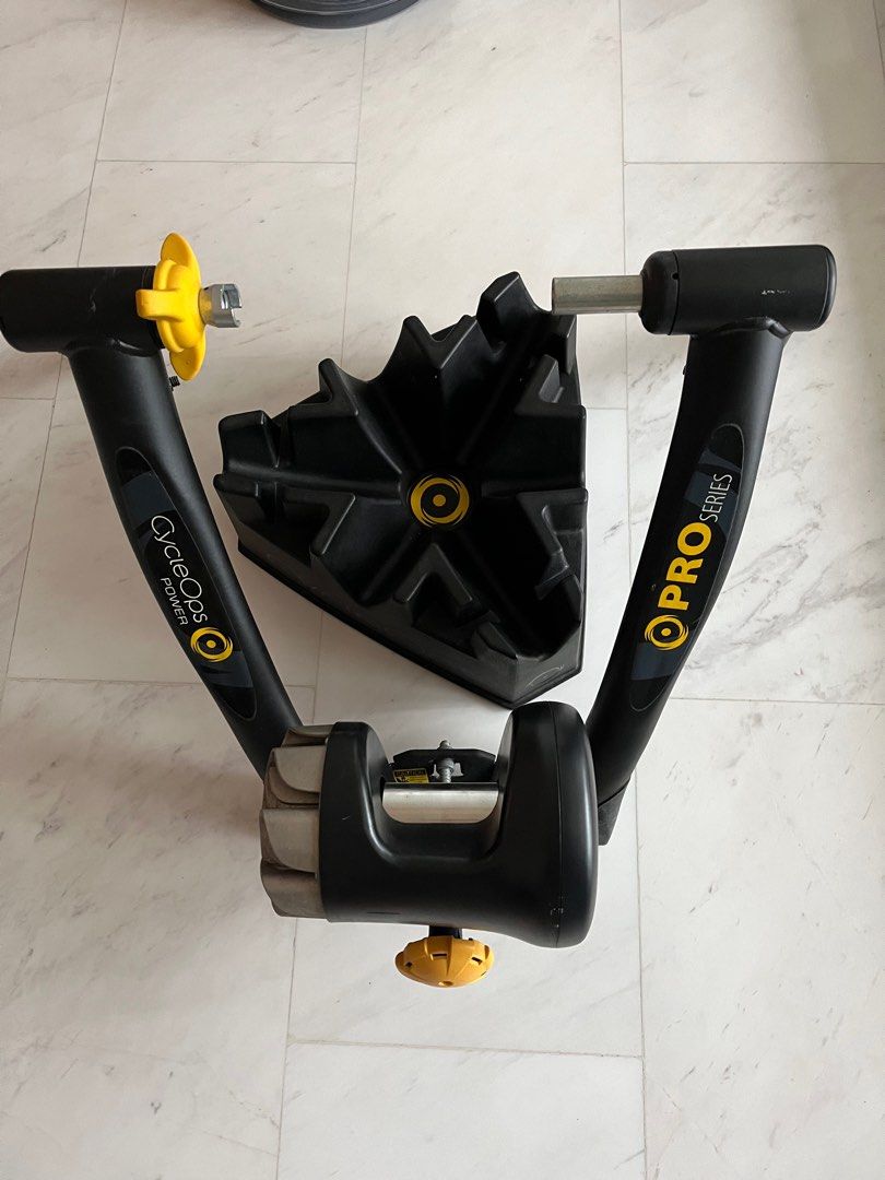Lightly used CycleOps pro trainer and block
