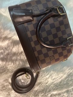 (Category: ) located in . Submitted by luxandchic (Listing ID 1274417583, Image 1). Description: .