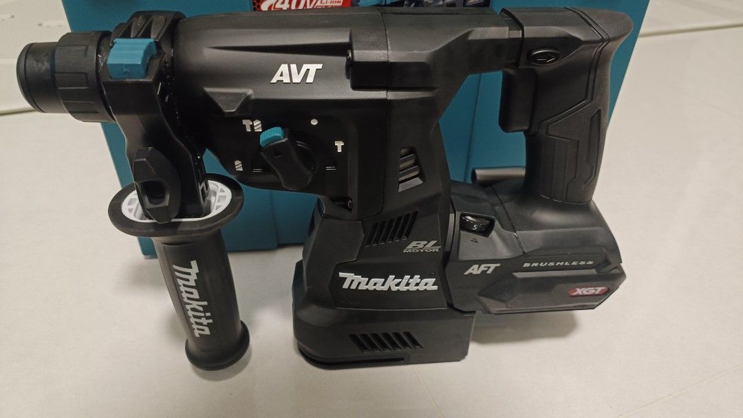 Makita HR001G w dust collector Furniture Home Living Home