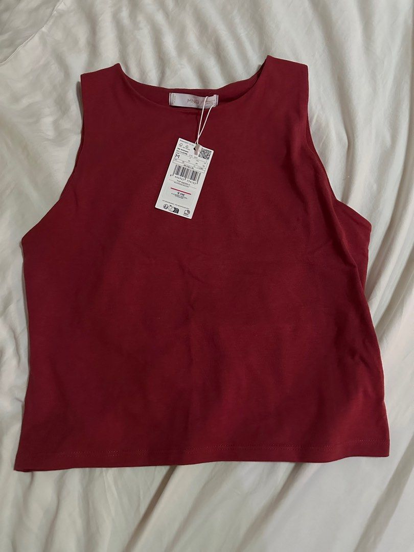 Mango Modal Crop Top (Category: Sleeveless) located in Quezon City. Submitted by alimo13 (Listing ID 1274521725, Image 2). Description: Mango Modal Crop Top Size M Color: Cherry BNWT! RFS: too big Helping tags: Red tank top.