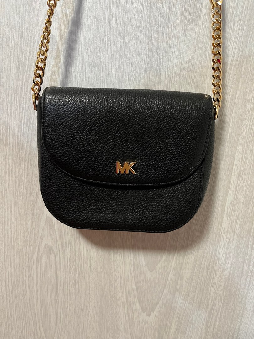 Michael michael kors mott half dome hotsell leather crossbody bag