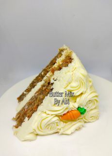 Moist carrot cake with cream cheese