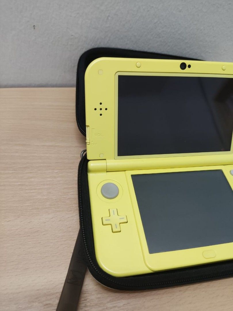 New Nintendo 3DS XL Pok mon Pikachu Edition Console charger only
