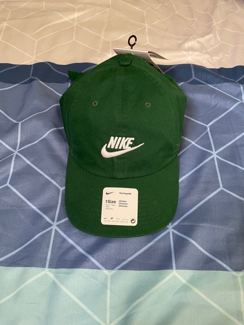 Dark green hot sale nike hat