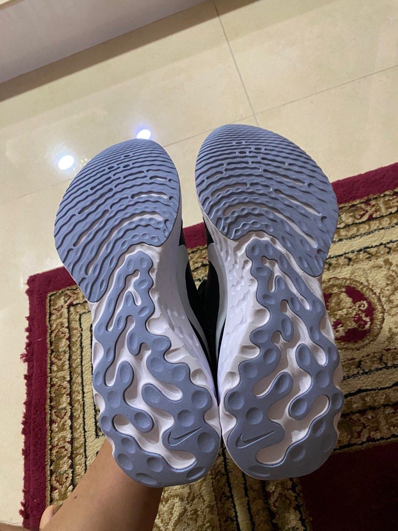 Nike infinity react 3 (Category: Sneakers) located in Singapore. Submitted by givememynailspl0x (Listing ID 1274448342, Image 2). Description: Nike flyknit react 3 BNIB Bought frim nike SG.