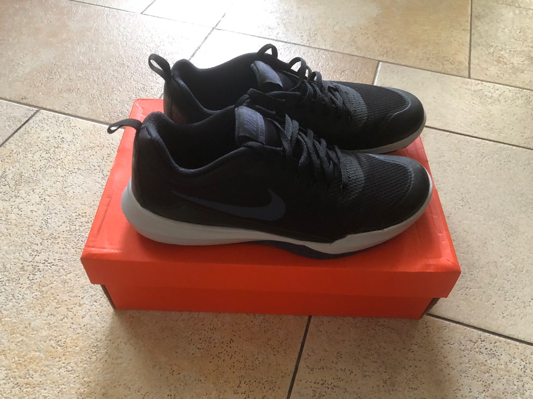 mens nike legend trainer