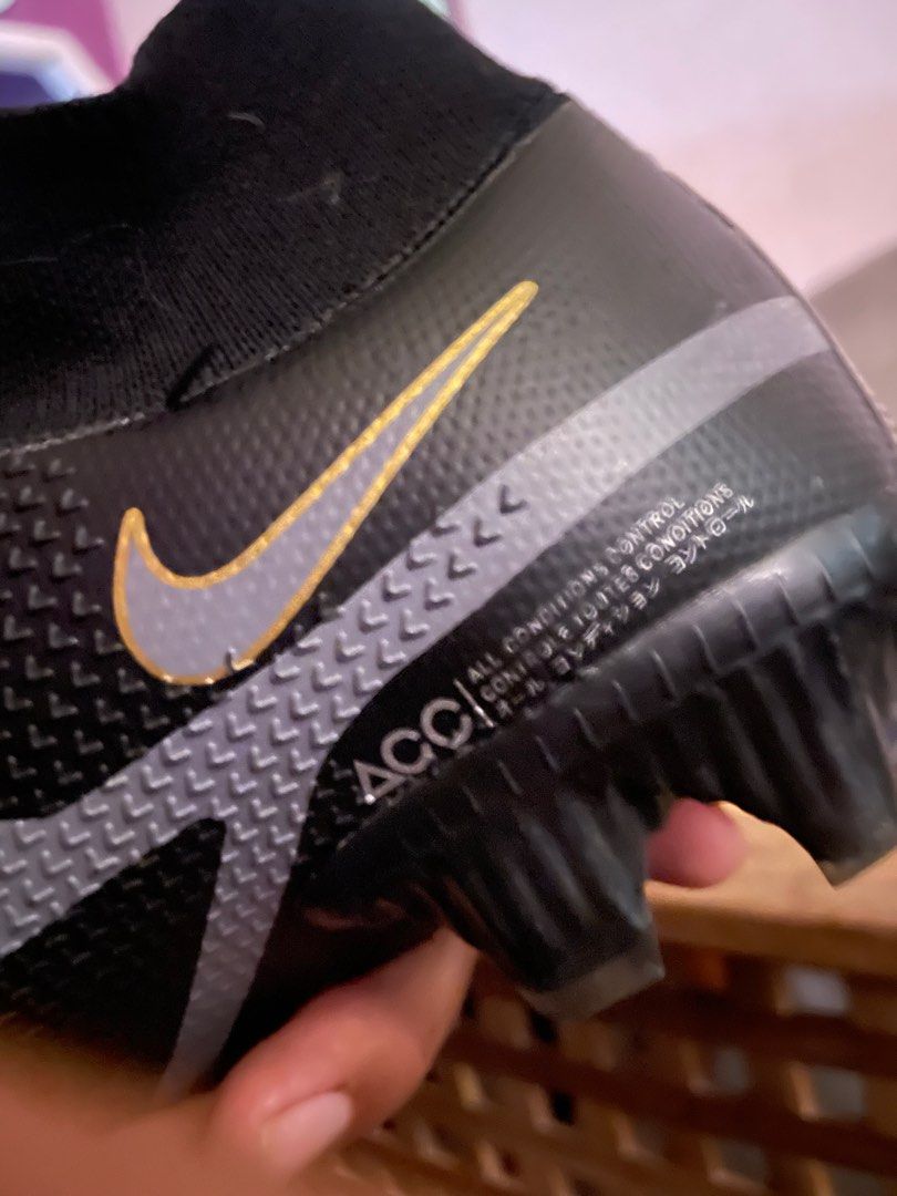 Nike discount 27 metallic