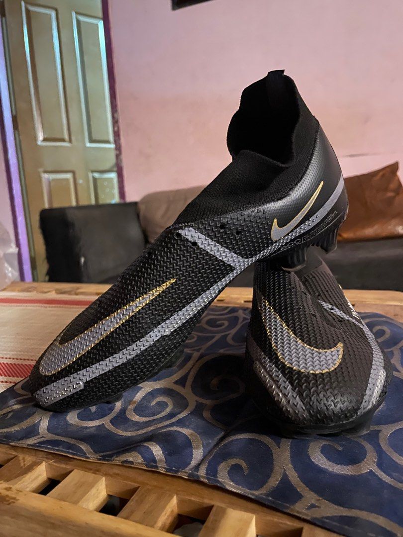 Gold hot sale nike phantoms