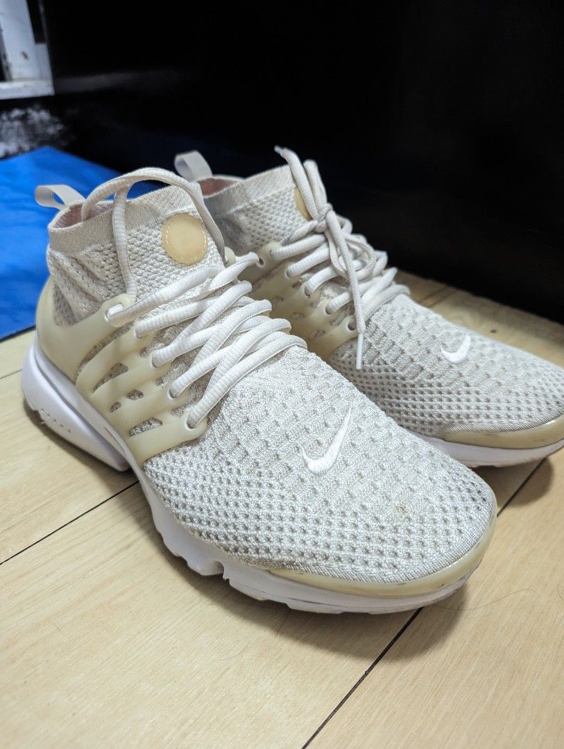 Nike presto flyknit ultra triple white hotsell