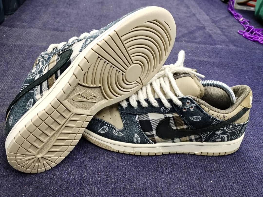 Nike sb dunk low pro travis scott deals