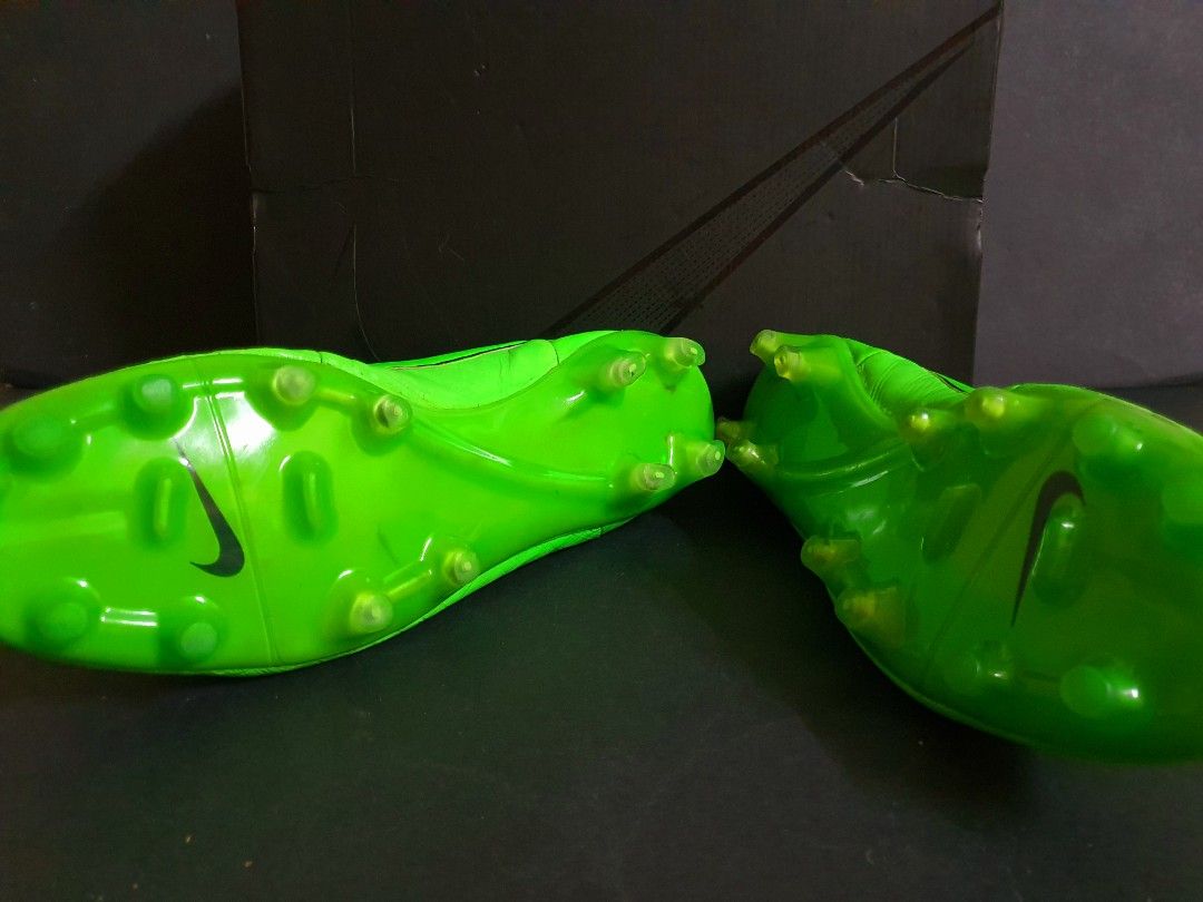 Nike tiempo legend green strike discount