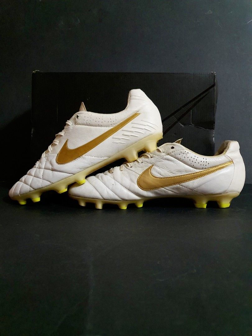 Nike tiempo legend iv gold top