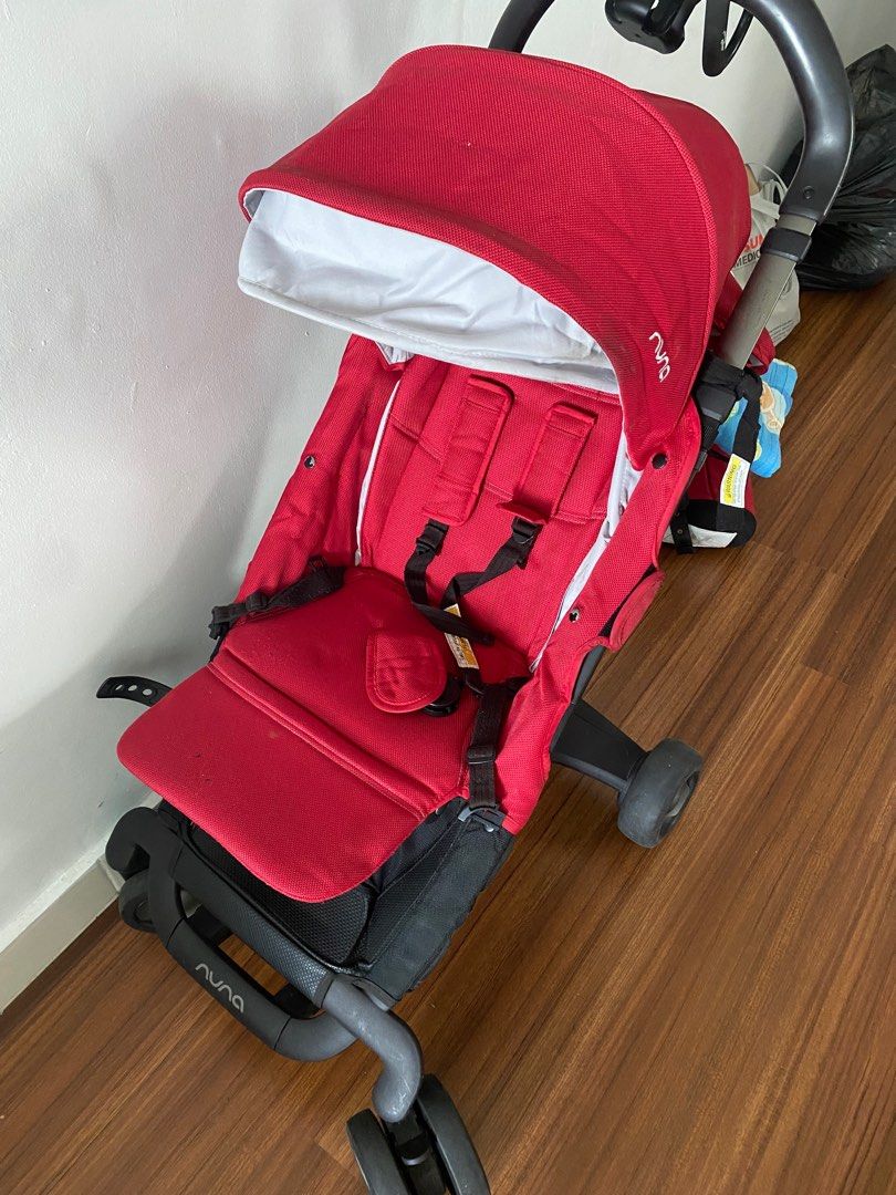 Nuna pepp luxx stroller red