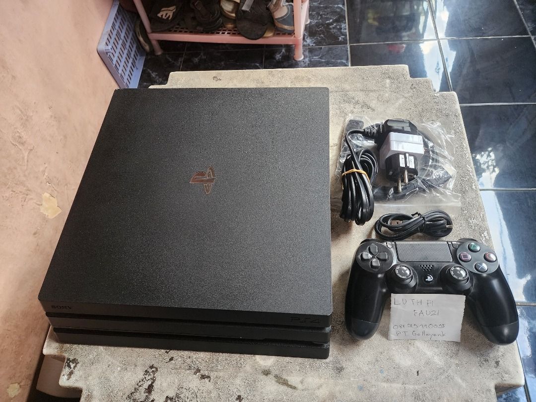 PlayStation PS PS4 Pro Black 1TB CUH 70xx 00