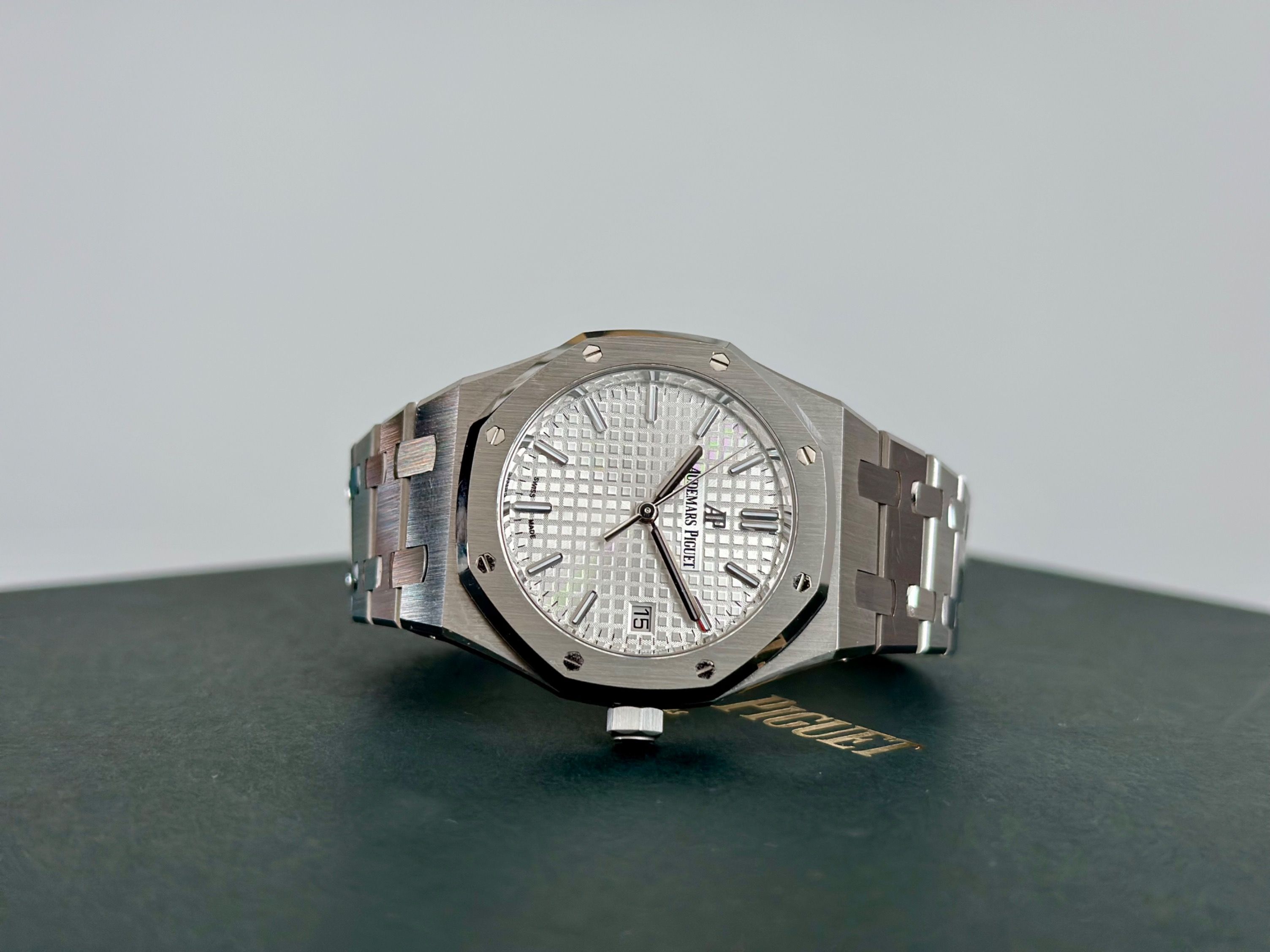 Preloved Excellent Condition Audemars Piguet 77350 34mm Luxury