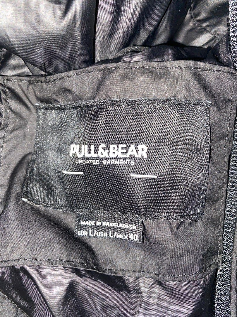 Pull & Bear winter Jacket (Category: Coats, Jackets and Outerwear) located in Singapore. Submitted by xue_err (Listing ID 1274446854, Image 3). Description: .