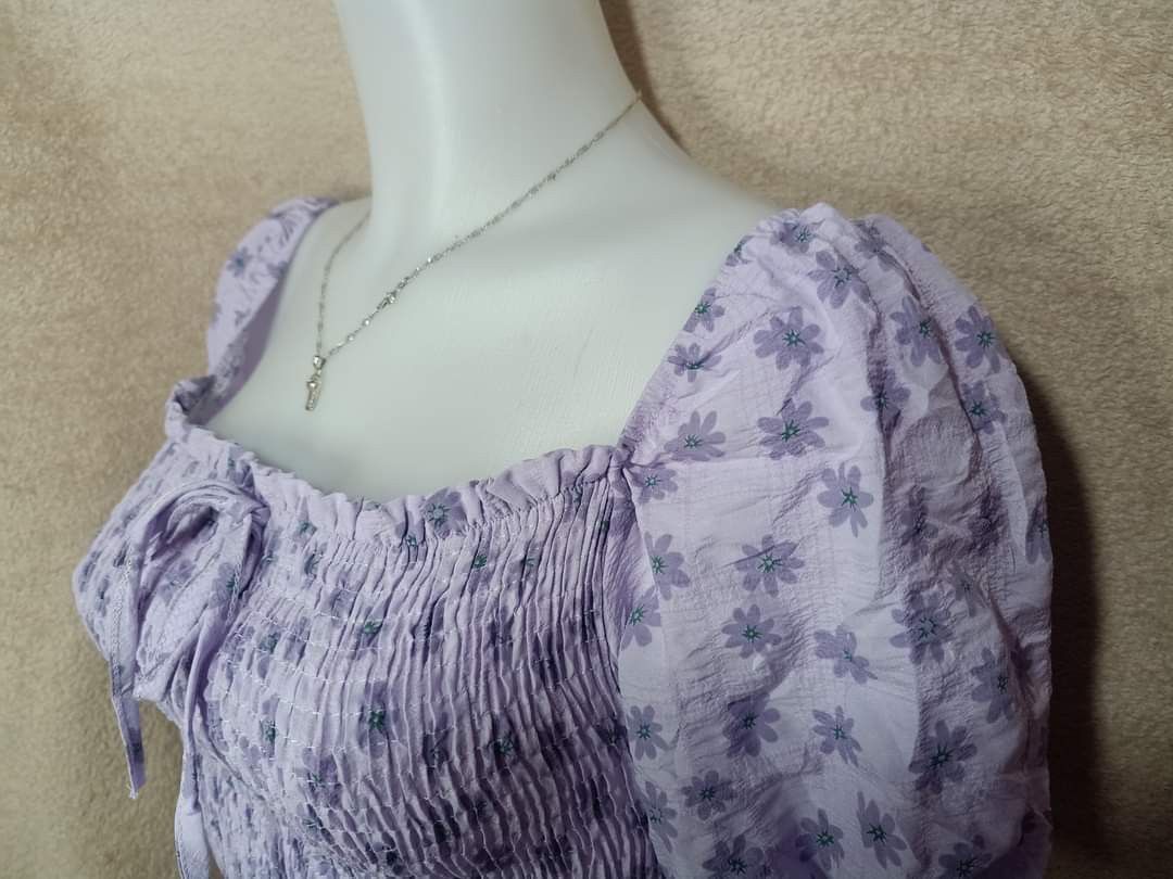 PURPLE SMOCKED FLORAL PUFF TOP (Category: Blouses) located in Balaoan. Submitted by rubyang_13 (Listing ID 1274525575, Image 2). Description: .