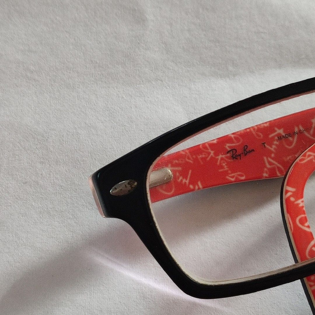 Ray ban glasses with red hot sale writing inside
